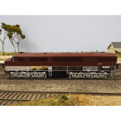 "LATEST RELEASE" TrainOrama, 930 Class Locomotive , HO Scale, South Australian Railways - Maroon/Silver, 930 - Maroon Roof
